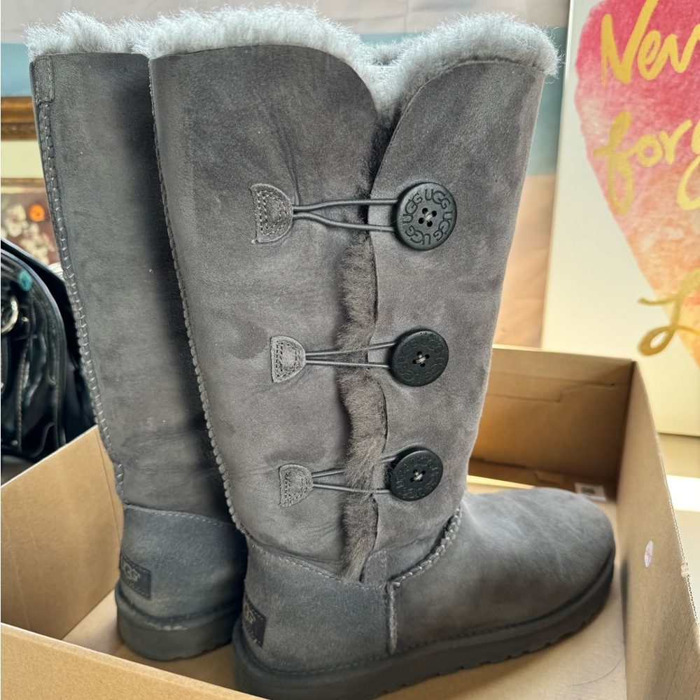 Ugg Bailey Button Triplet Grey Boots